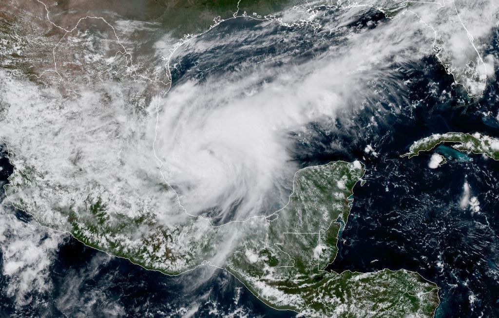 #Katia ya es huracán Categoría 1 #Katia ya es huracán Categoría 1