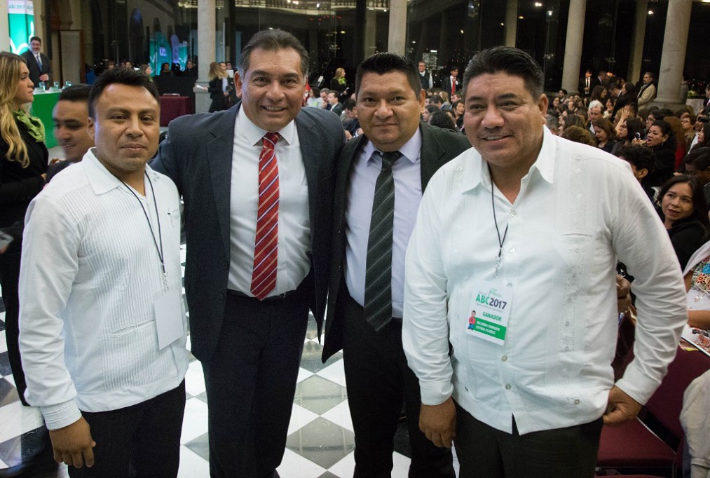 Reconocen a docentes de Educación Indígena Reconocen a docentes de Educación Indígena