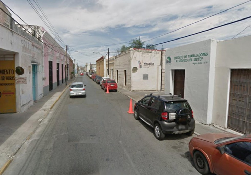 No respetan línea amarilla en el Centro Histórico No respetan línea amarilla en el Centro Histórico