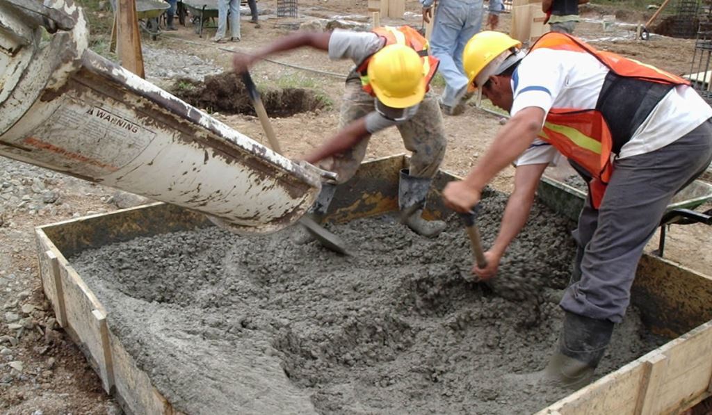 Constructores importarán cemento chino Constructores importarán cemento chino