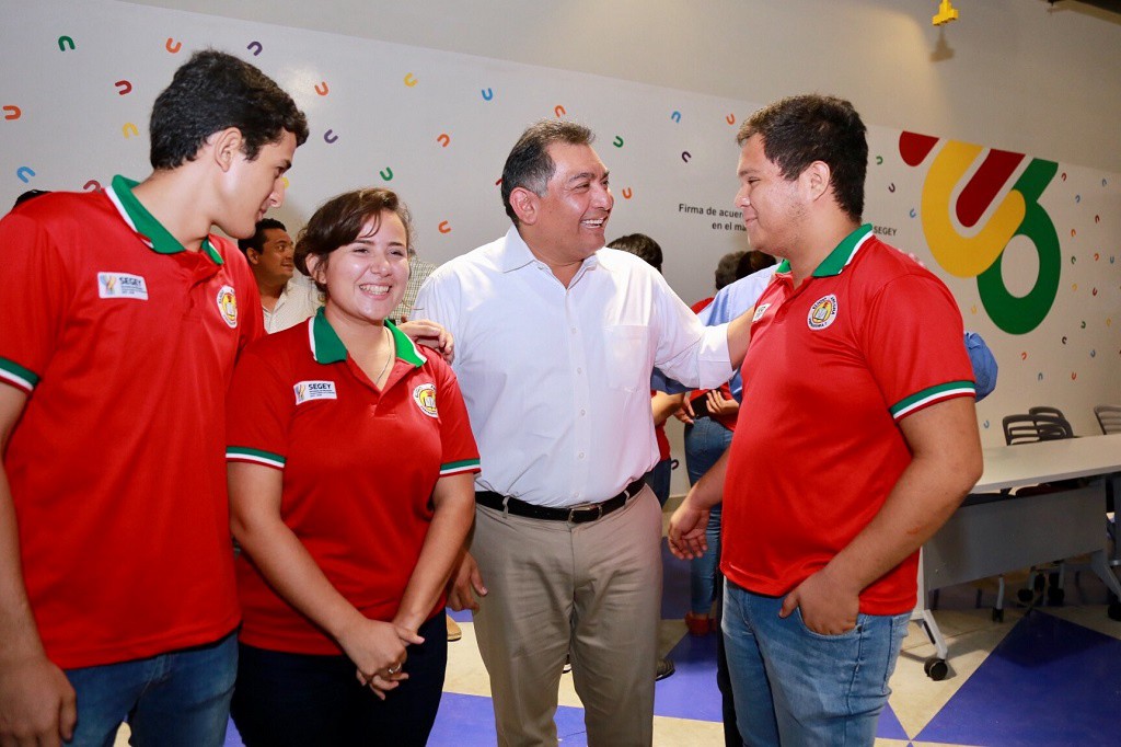Capacitan a jóvenes sobre emprendimiento Capacitan a jóvenes sobre emprendimiento