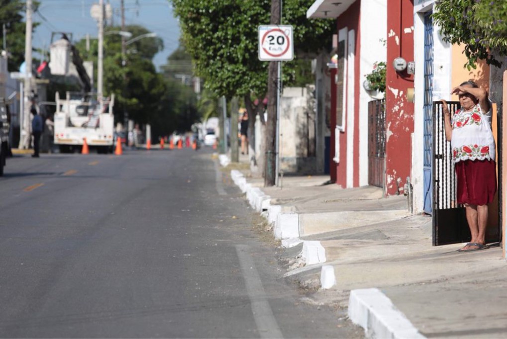 Repavimentan calles en la Dolores Otero Repavimentan calles en la Dolores Otero