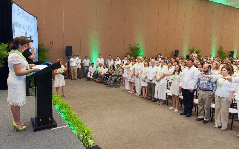Rinde protesta el voluntariado del Patronato del DIF Yucatán Rinde protesta el voluntariado del Patronato del DIF Yucatán