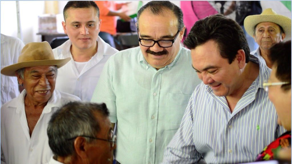 Entregan apoyos al a municipios del sur Entregan apoyos al a municipios del sur