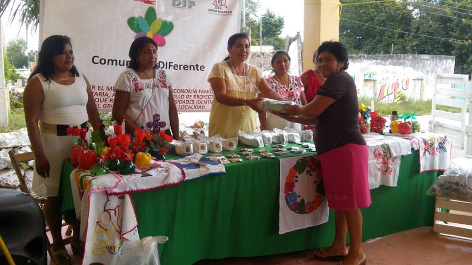 Grupos de Comunidades DIFerentes de espita reciben incentivos Grupos de Comunidades DIFerentes de espita reciben incentivos