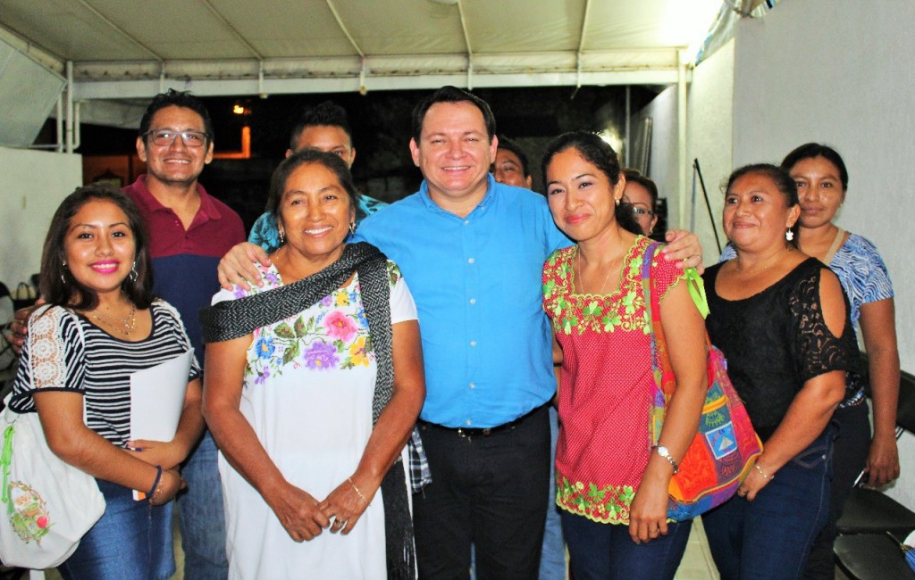 "Huacho" celebra el derecho al voto de la mujer "Huacho" celebra el derecho al voto de la mujer