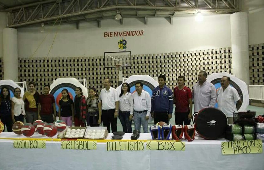 Deportistas tizimileños reciben material para entrenar Deportistas tizimileños reciben material para entrenar