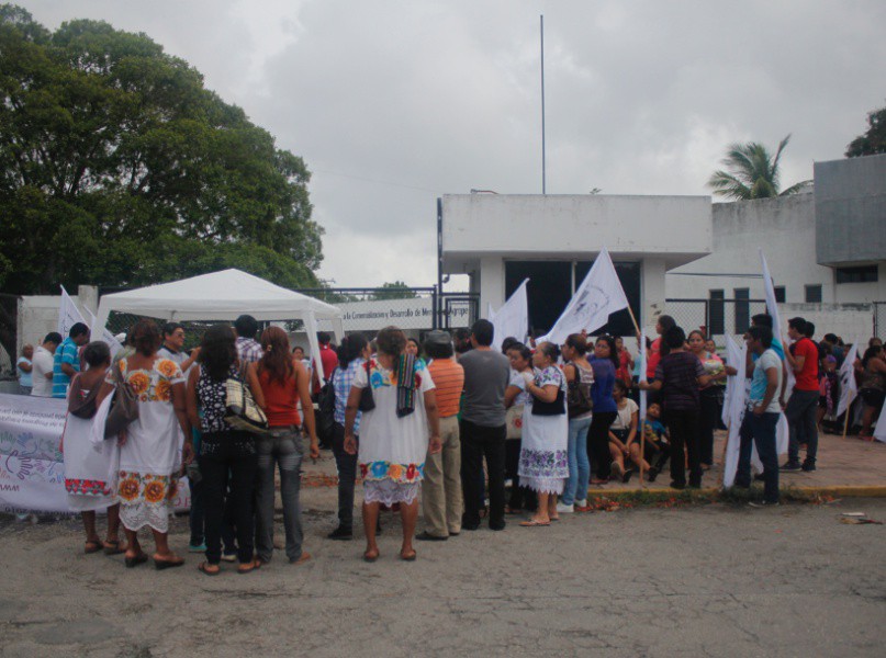 Campesinos toman instalaciones de Sagarpa Campesinos toman instalaciones de Sagarpa