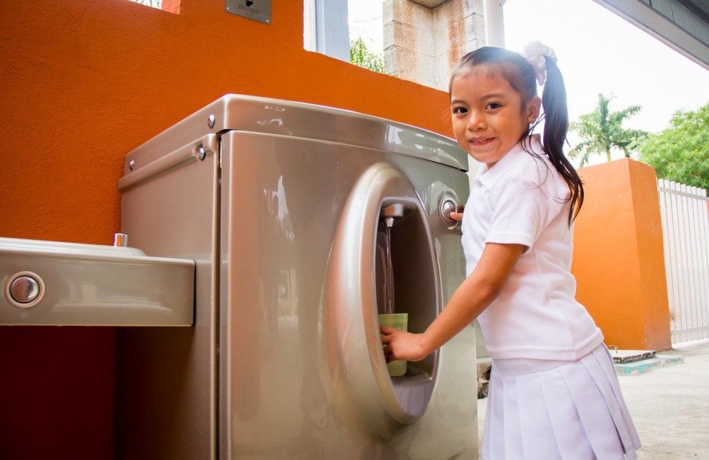 Instalarán bebederos en 500 escuelas de Yucatán Instalarán bebederos en 500 escuelas de Yucatán