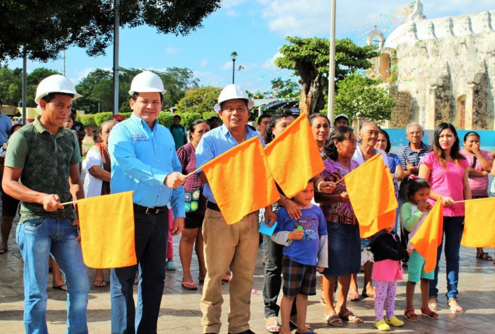 Remodelan parque infantil en Cantamayec Remodelan parque infantil en Cantamayec