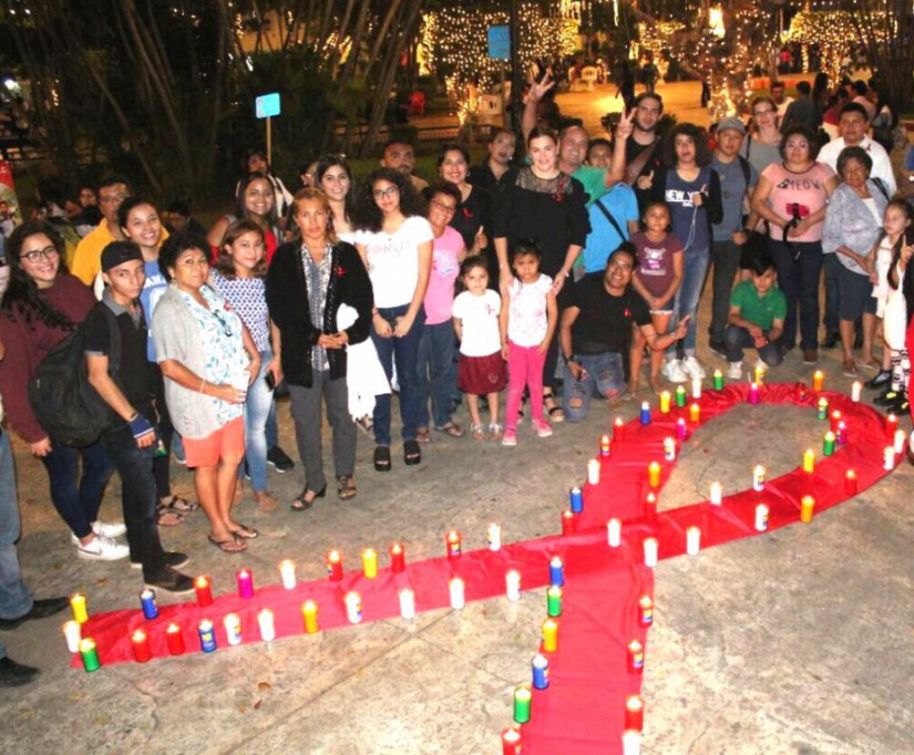 Mérida se ilumina de rojo Mérida se ilumina de rojo