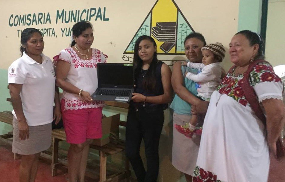 Reconocen esfuerzo de jóvenes espiteños Reconocen esfuerzo de jóvenes espiteños