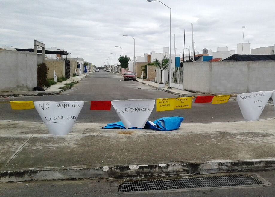 Vecinos de Los Héroes exigen paso peatonal Vecinos de Los Héroes exigen paso peatonal