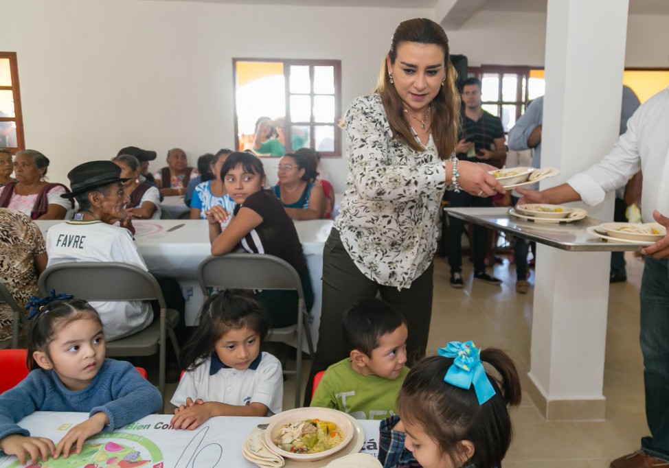 Inauguran comedor en Izamal Inauguran comedor en Izamal