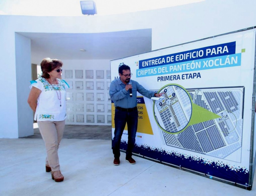 Entregan más de 2 mil criptas en Xoclán Entregan más de 2 mil criptas en Xoclán