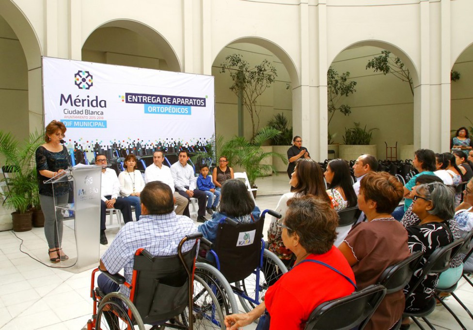 Entregan aparatos ortopédicos Entregan aparatos ortopédicos