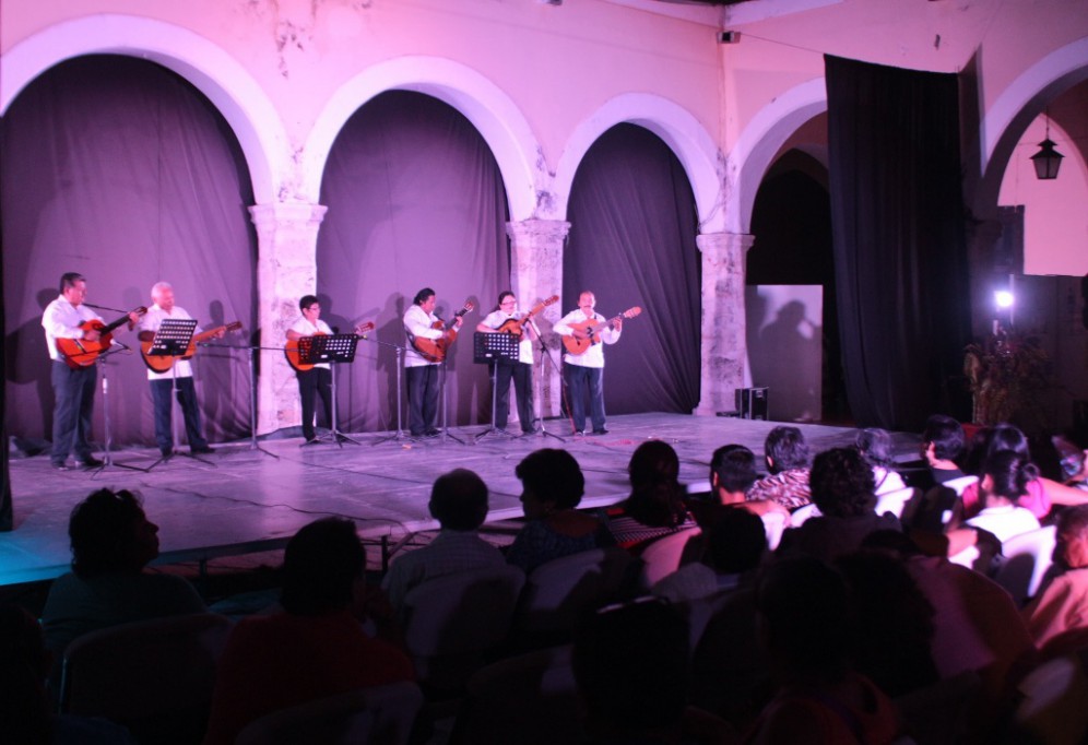 Muestra artística de la Casa de la Cultura Muestra artística de la Casa de la Cultura