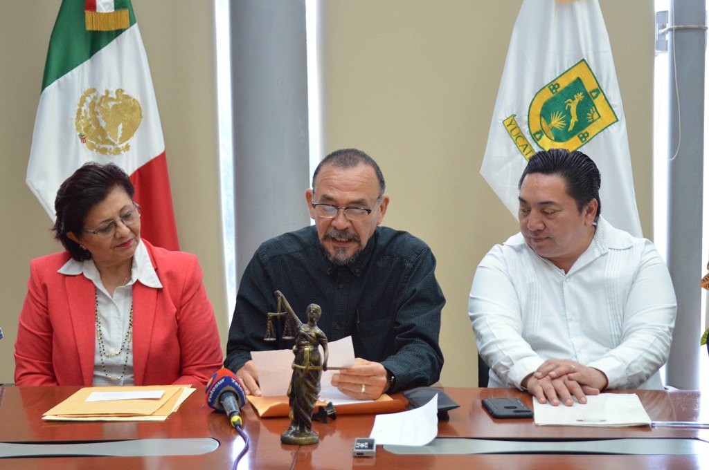 Premian ensayo sobre la Constitución de Yucatán Premian ensayo sobre la Constitución de Yucatán