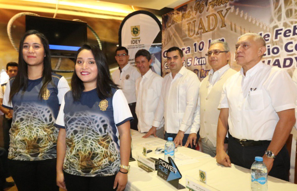 UADY celebra su #96 aniversario con carrera de 10km UADY celebra su #96 aniversario con carrera de 10km