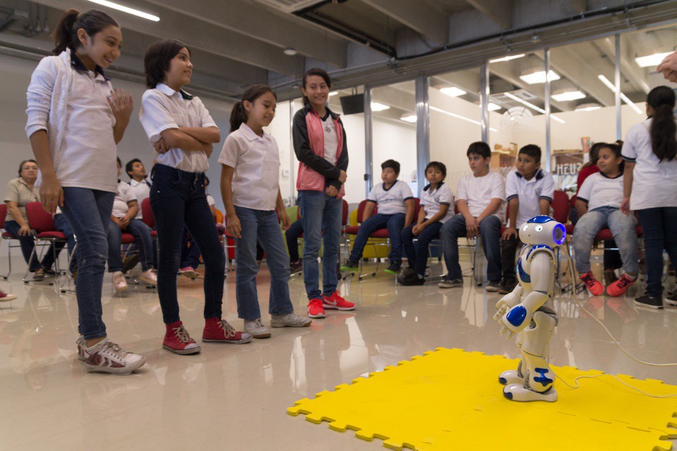 Niñas yucatecas participan en “Jugando con la Tecnología” Niñas yucatecas participan en “Jugando con la Tecnología”