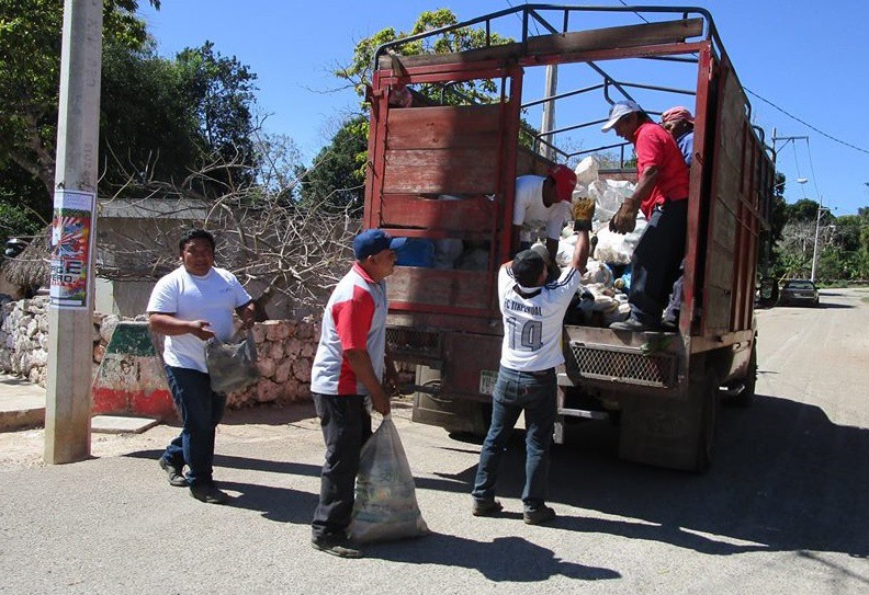 Descacharrizan en comisarías de Espita Descacharrizan en comisarías de Espita