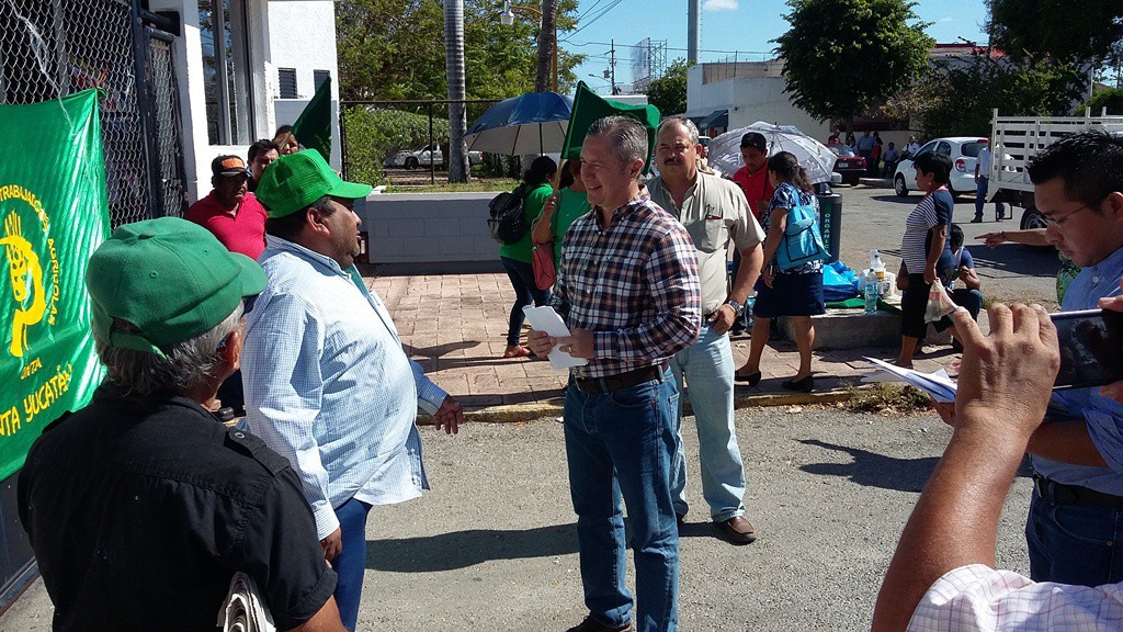 El Frente Auténtico protesta en Sagarpa El Frente Auténtico protesta en Sagarpa