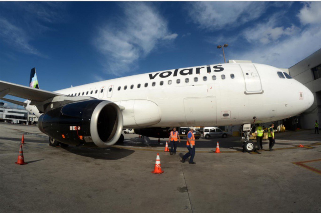 Empleados de aerolínea apoyan en rescate Empleados de aerolínea apoyan en rescate