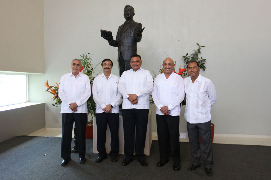 Celebran el 96 aniversario de la UADY Celebran el 96 aniversario de la UADY