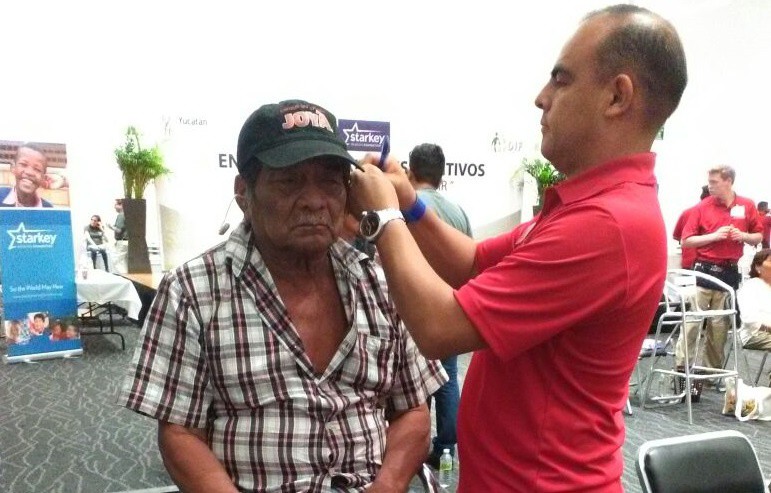 4 sucileños reciben aparatos auditivos 4 sucileños reciben aparatos auditivos