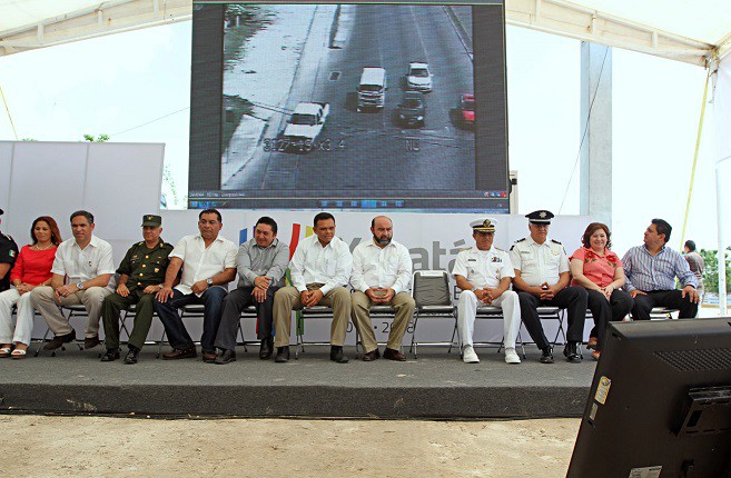 Cámaras de video refuerzan vigilancia de red vial en Yucatán Cámaras de video refuerzan vigilancia de red vial en Yucatán