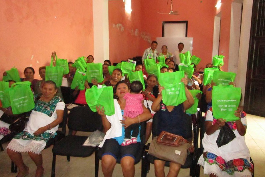 Artesanas de Espita reciben apoyos Artesanas de Espita reciben apoyos