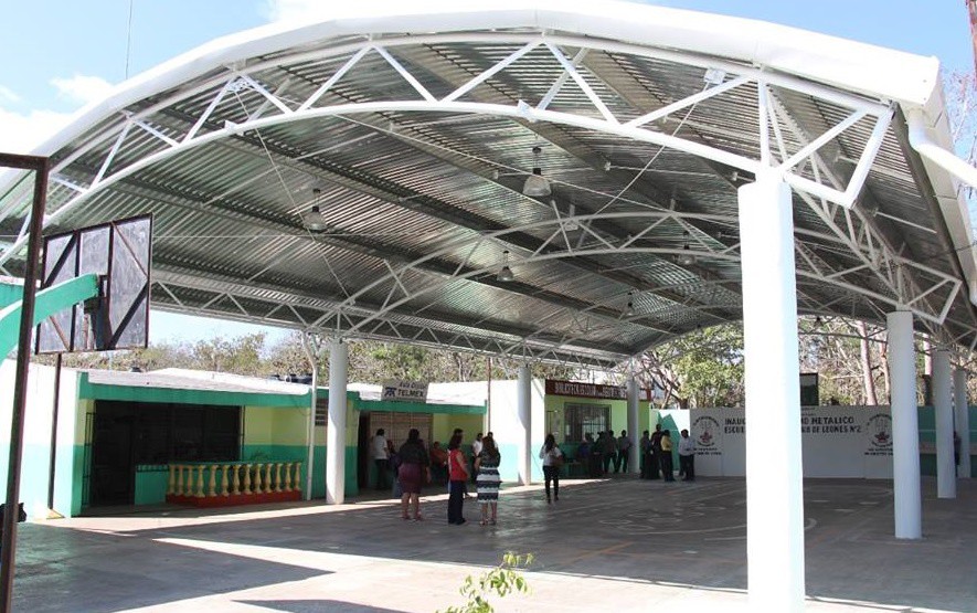Estudiantes vallisoletanos disfrutan domo en su escuela Estudiantes vallisoletanos disfrutan domo en su escuela