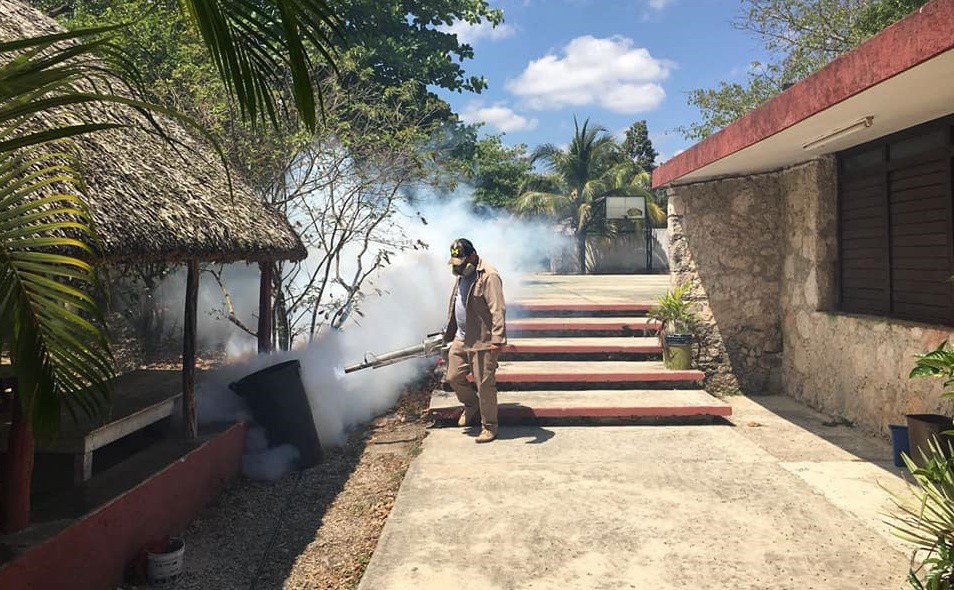 Descacharrizan y fumigan Sucilá Descacharrizan y fumigan Sucilá
