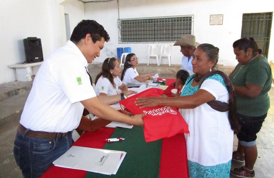 Títulos de propiedad a familias espiteñas Títulos de propiedad a familias espiteñas