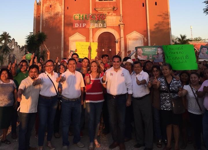 Jesús Vidal realiza caminata en Yaxcabá Jesús Vidal realiza caminata en Yaxcabá