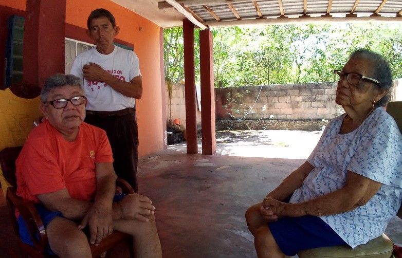 Abandona a sus padres y le piden que vuelva Abandona a sus padres y le piden que vuelva