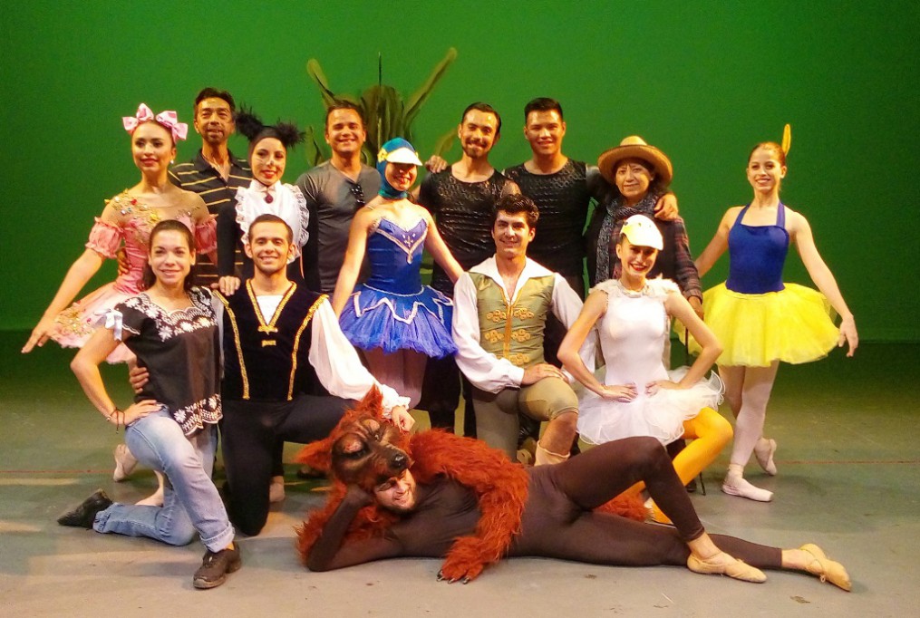 Celebre a los niños con la historia de "Pedro y el Lobo" Celebre a los niños con la historia de "Pedro y el Lobo"