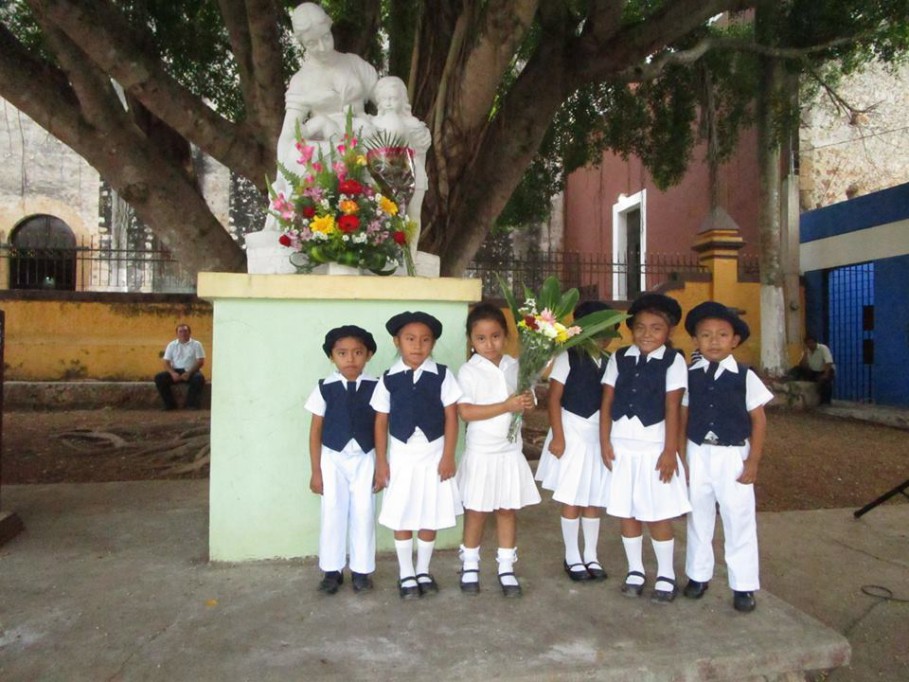 Homenajean a mamás espiteñas en su día Homenajean a mamás espiteñas en su día