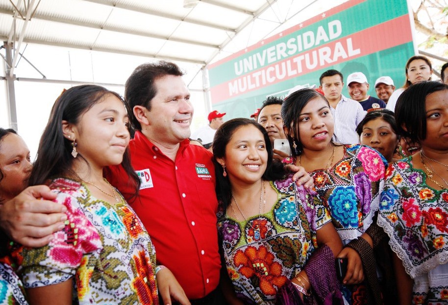 Anuncian la creación de la Universidad Intercultural Maya Anuncian la creación de la Universidad Intercultural Maya