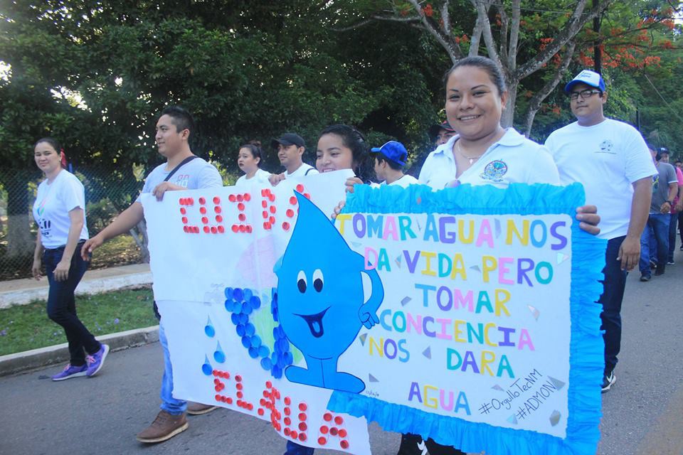 Estudiantes del tecnológico de Tizimin caminan por el medio ambiente Estudiantes del tecnológico de Tizimin caminan por el medio ambiente