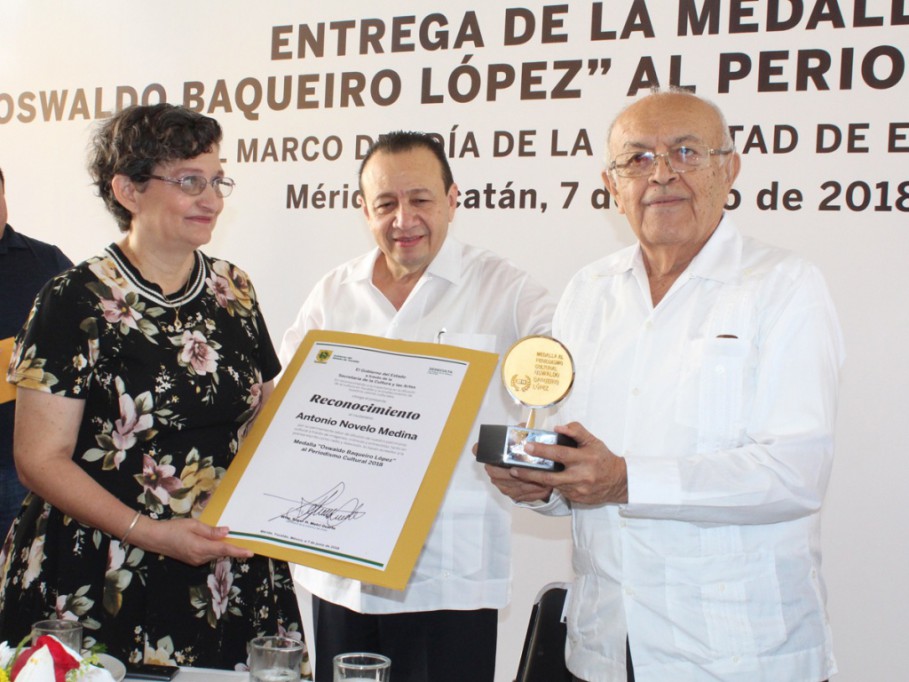 Entregan premio al periodismo cultural en Yucatán Entregan premio al periodismo cultural en Yucatán