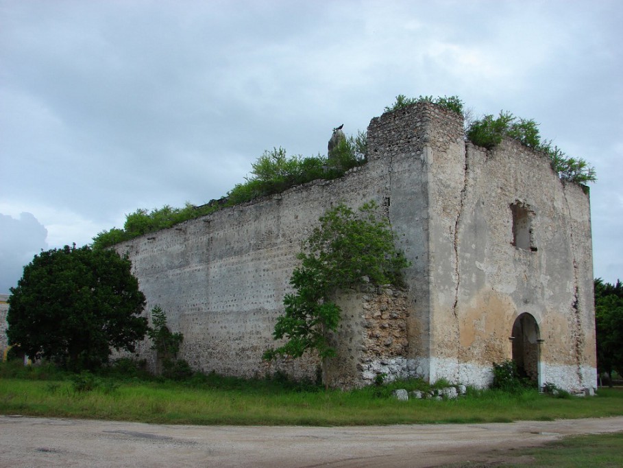 TIZIMIN: Abandono de convento ocasionó su ruina. TIZIMIN: Abandono de convento ocasionó su ruina.