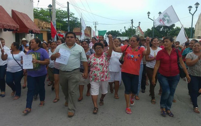 Entregan constancia de mayoría a alcalde sucileño Entregan constancia de mayoría a alcalde sucileño