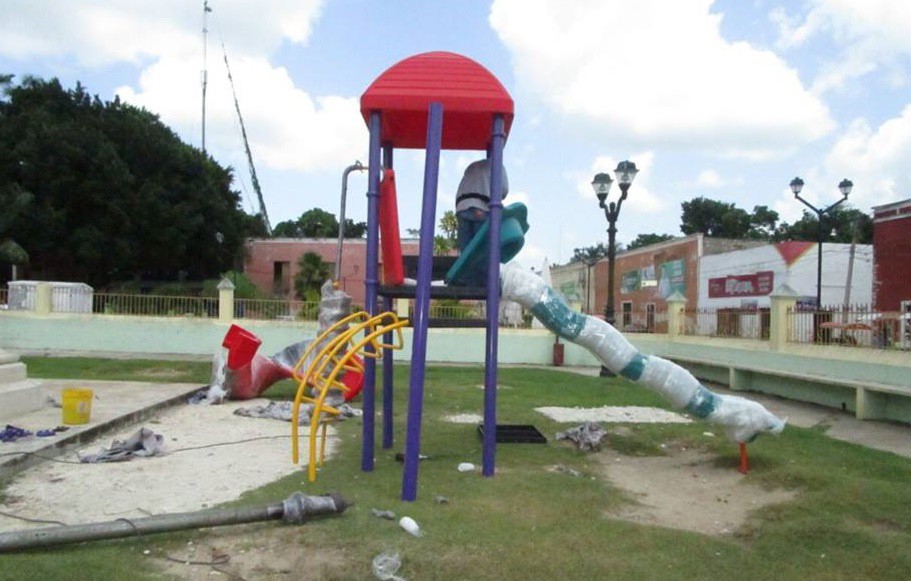 Instalan nuevos juegos infantiles en Espita Instalan nuevos juegos infantiles en Espita