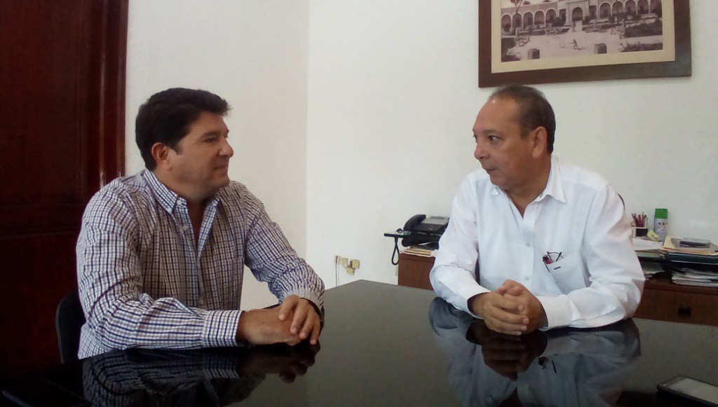 Recibe Jorge Vales a alcalde electo e Tizimín Recibe Jorge Vales a alcalde electo e Tizimín