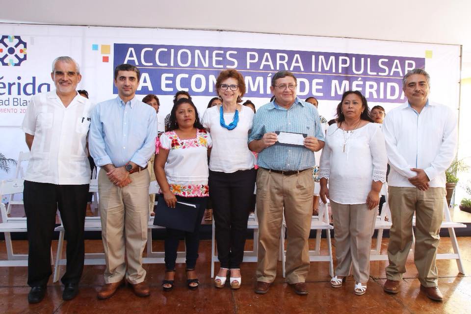 Capacitación y apoyo económico a emprendedores Capacitación y apoyo económico a emprendedores