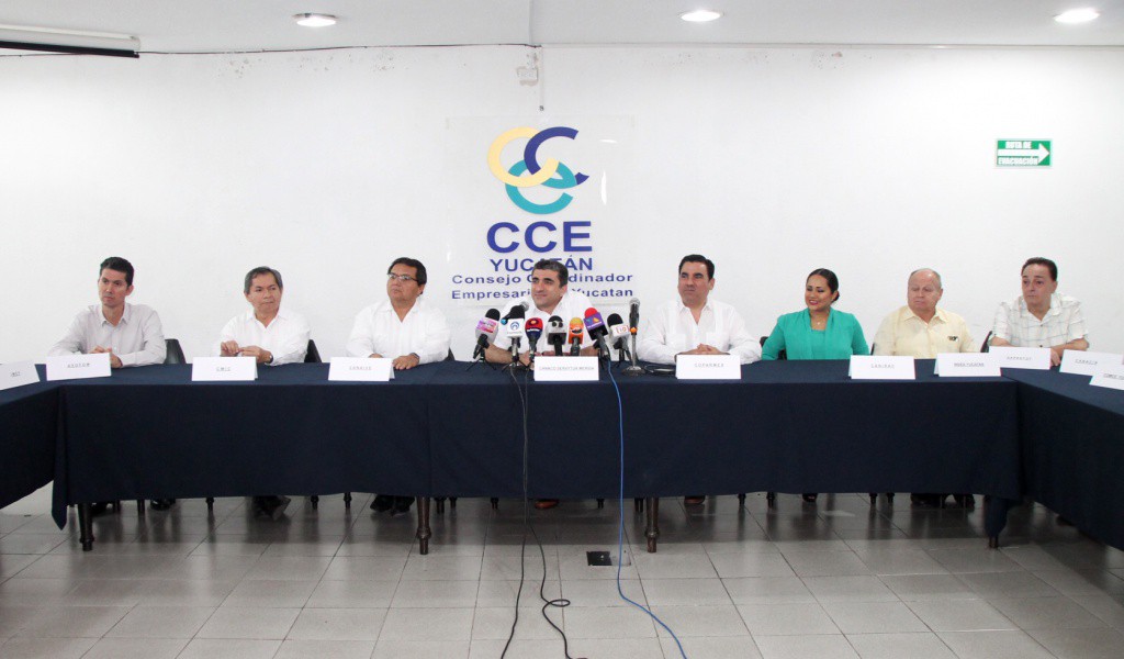 El CCE se estará reuniendo con el Gobernador electo El CCE se estará reuniendo con el Gobernador electo