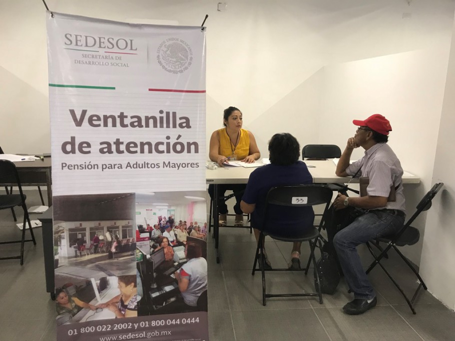Entregan pago de pensión a Adultos Mayores Entregan pago de pensión a Adultos Mayores