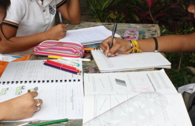 Busca apoyo para poder terminar sus estudios Busca apoyo para poder terminar sus estudios