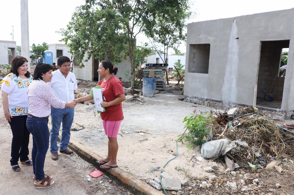 Dan certeza patrimonial a 427 familias meridanas Dan certeza patrimonial a 427 familias meridanas